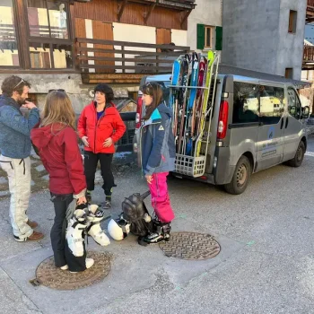 Minibus 9 places pour se déplacer pendant un séjours dans le Queyras.