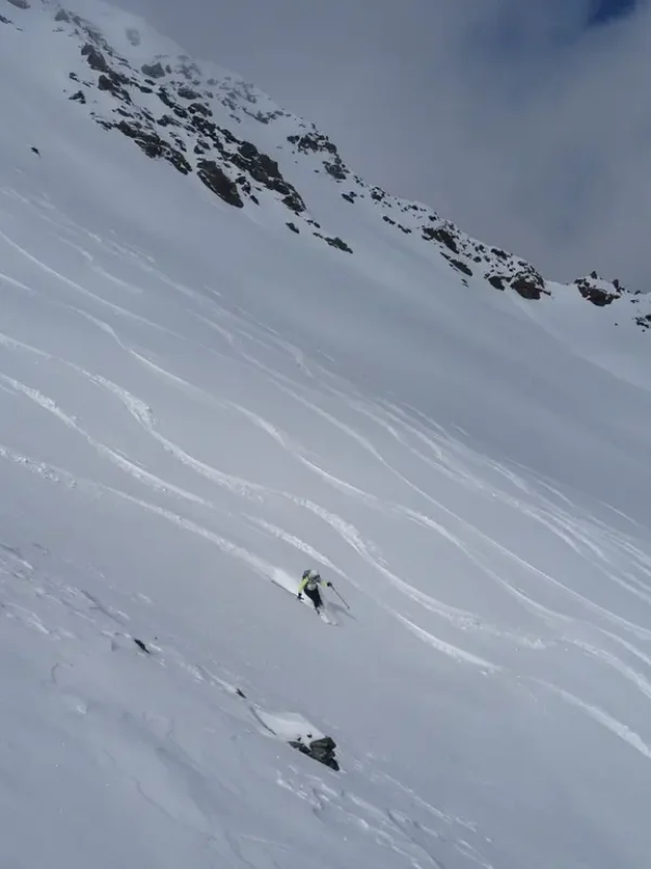 Ski hors piste et freerando dans les Hautes-Alpes. Ski hors piste et freerando dans les Hautes-Alpes.