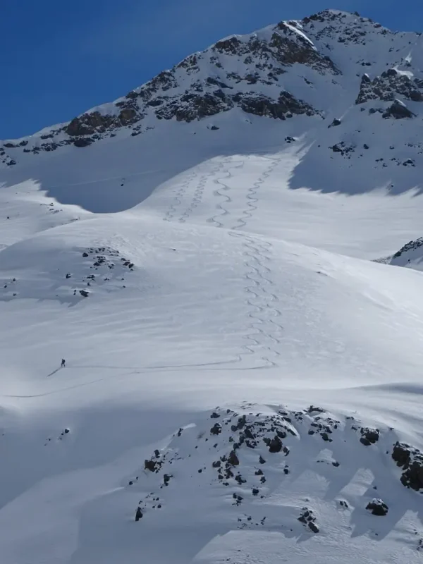 Ski de randonnée dans les Hautes-Alpes .